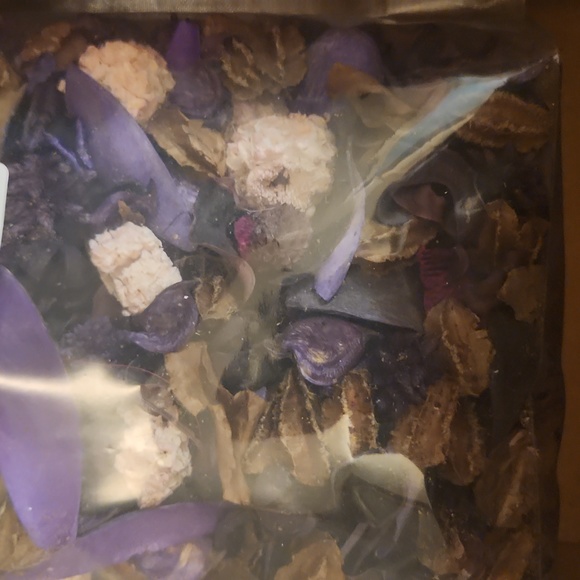 Custom Potpourri - Picture 6 of 6